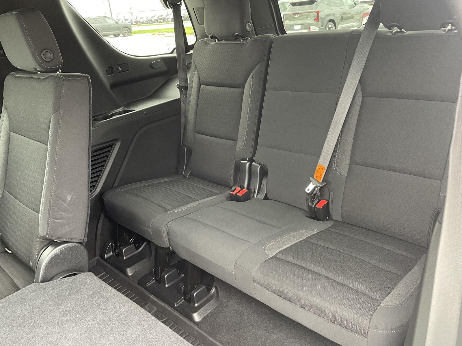 Vehicle photo 19