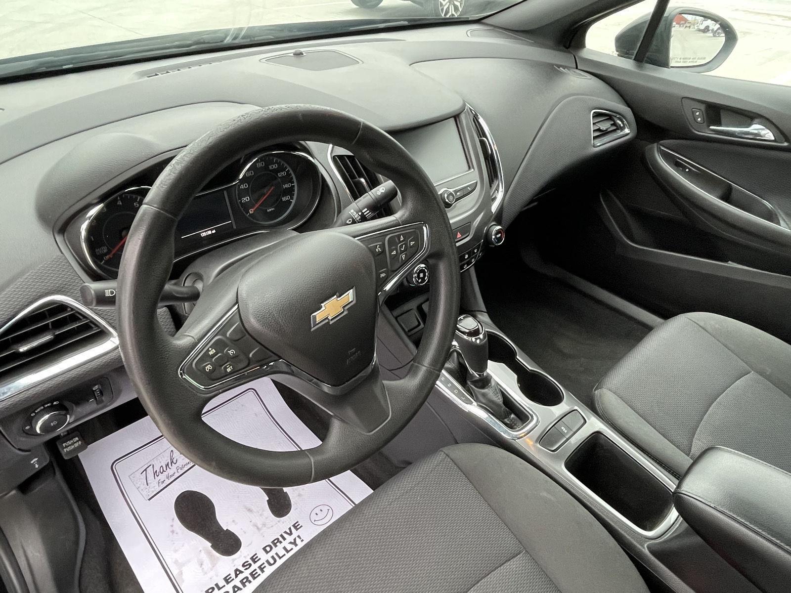 Vehicle photo 14