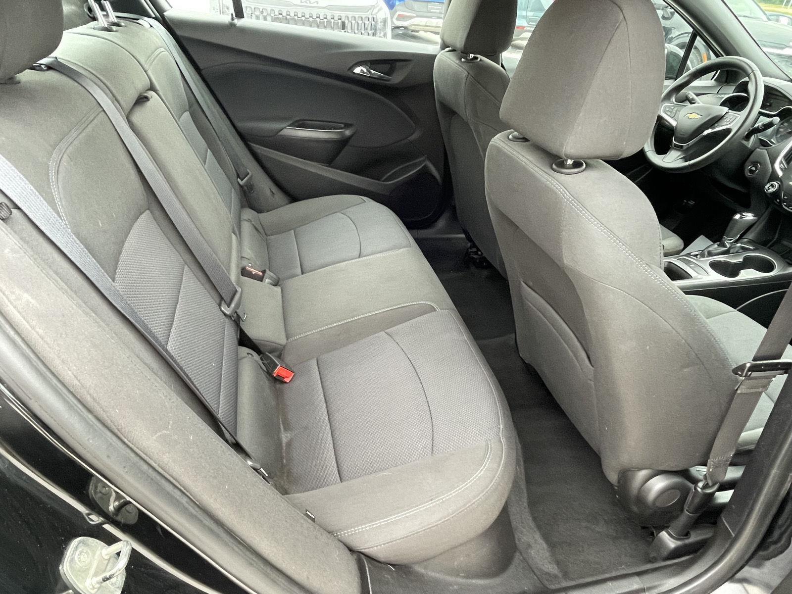 Vehicle photo 16