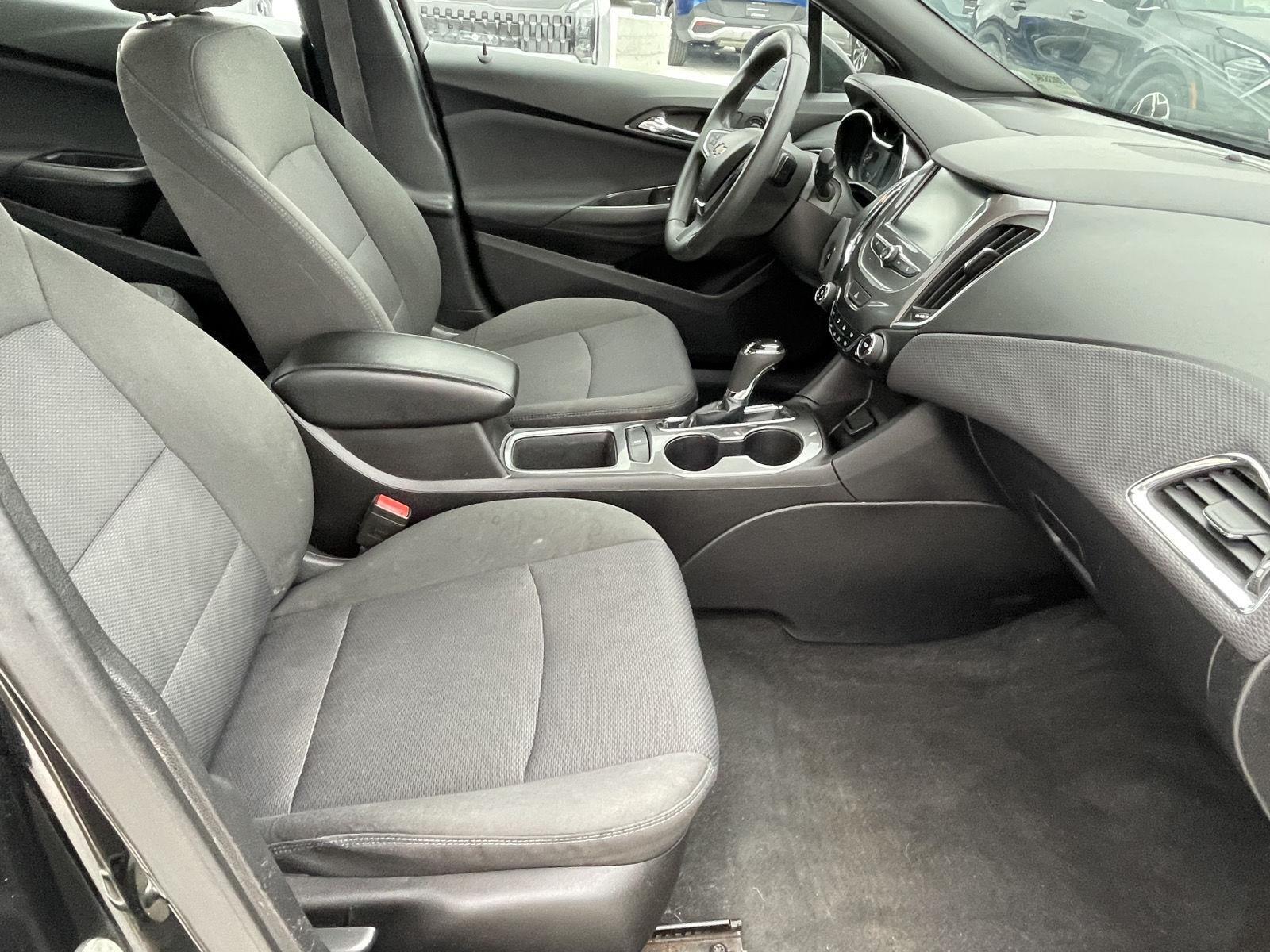 Vehicle photo 17