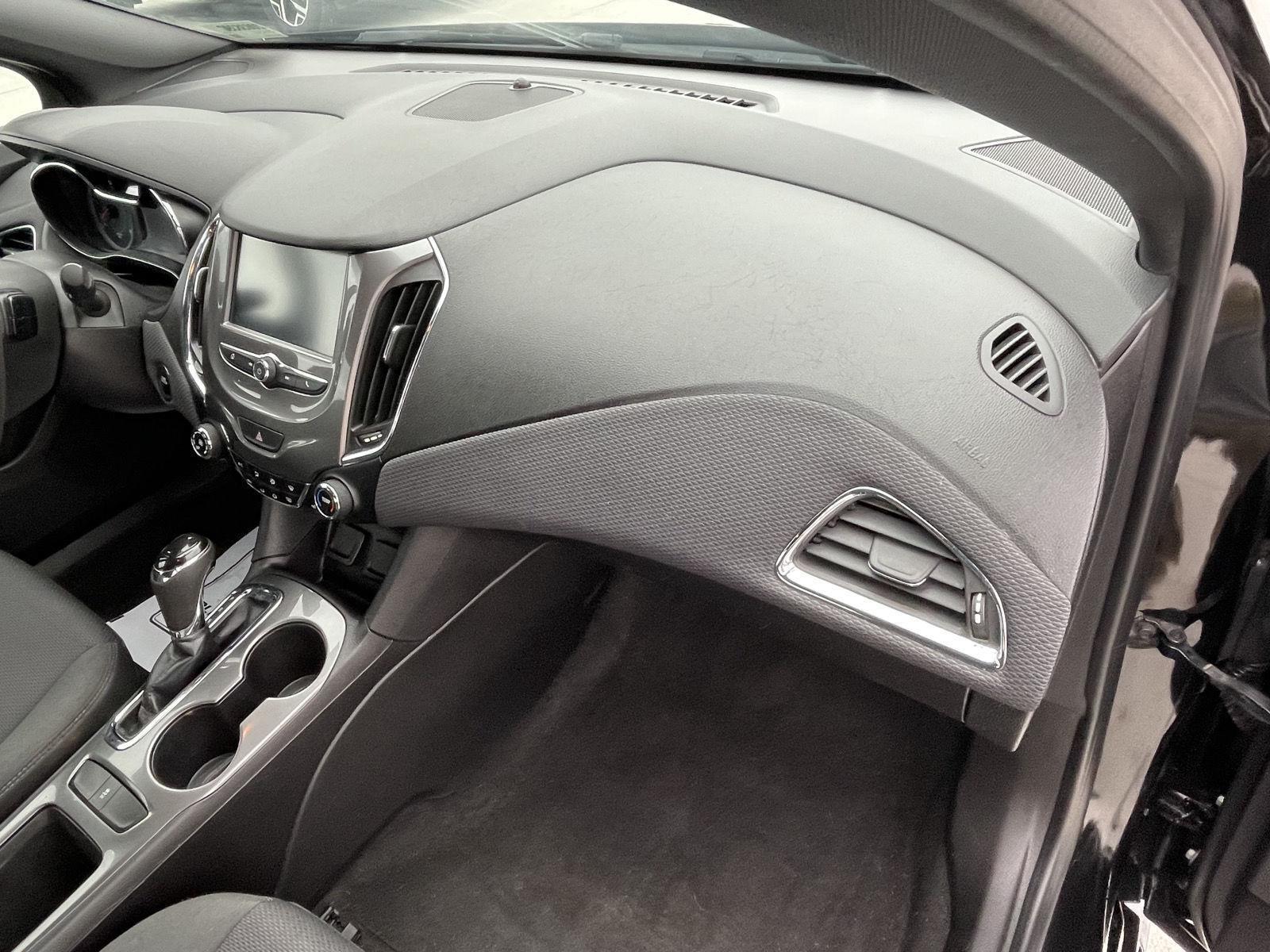 Vehicle photo 18