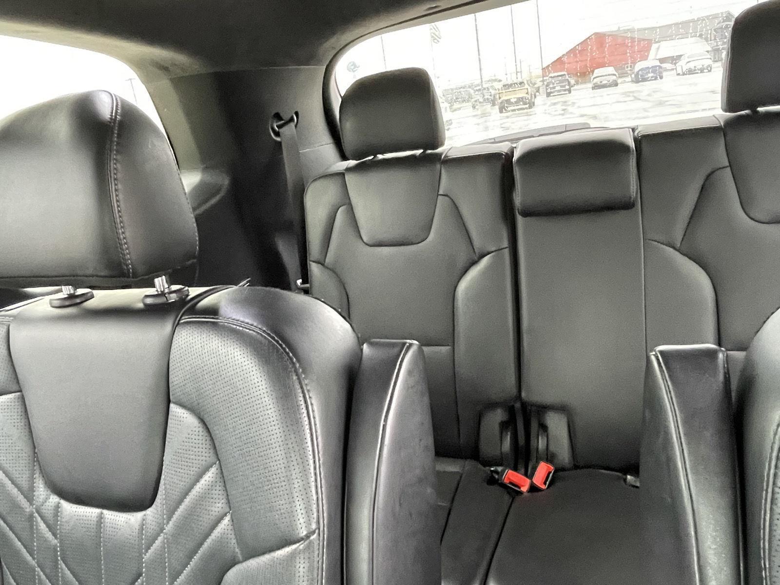 Vehicle photo 16