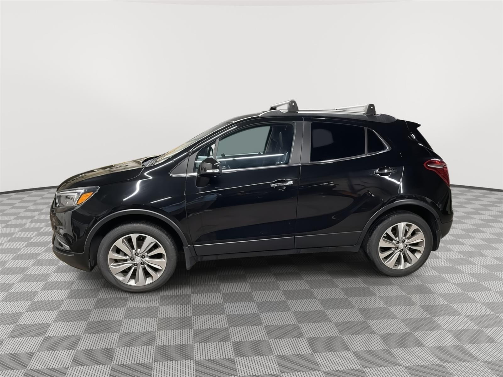 Vehicle photo 2