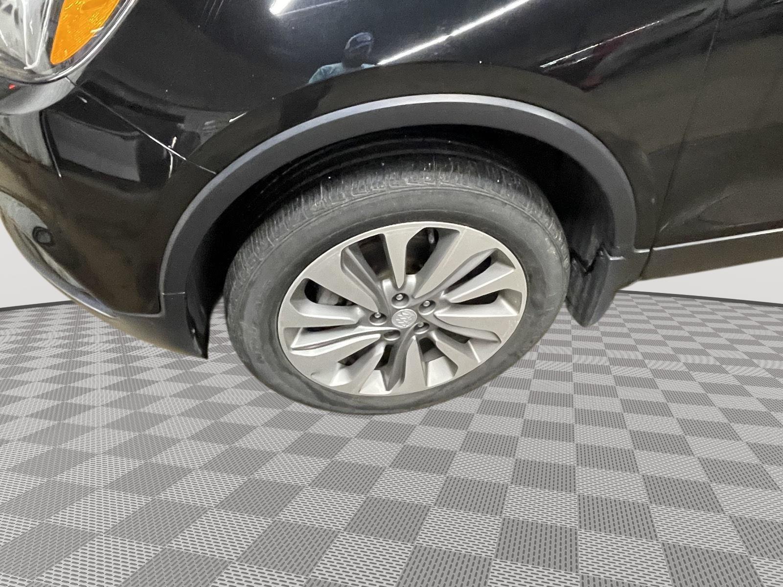 Vehicle photo 10