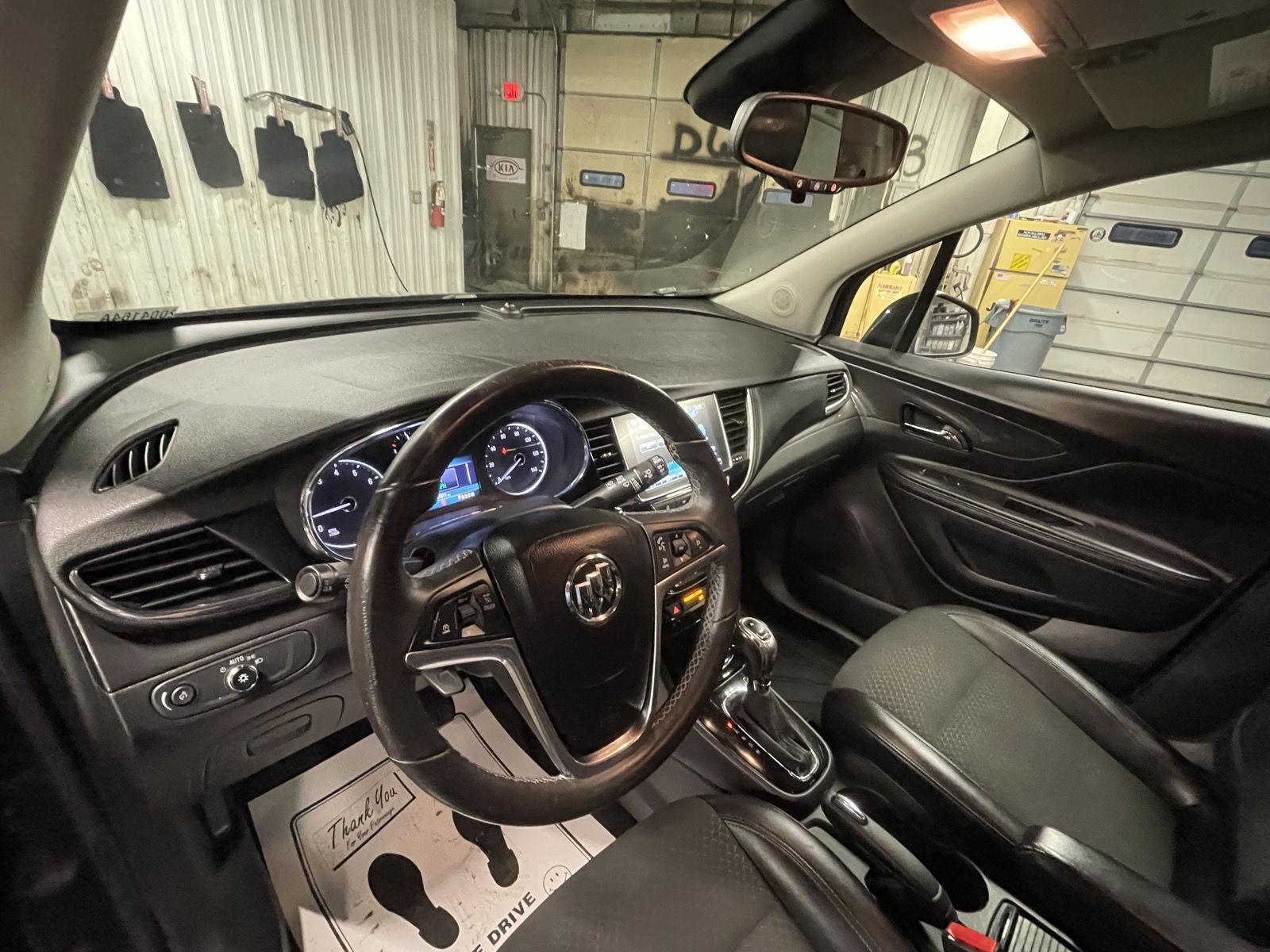 Vehicle photo 14