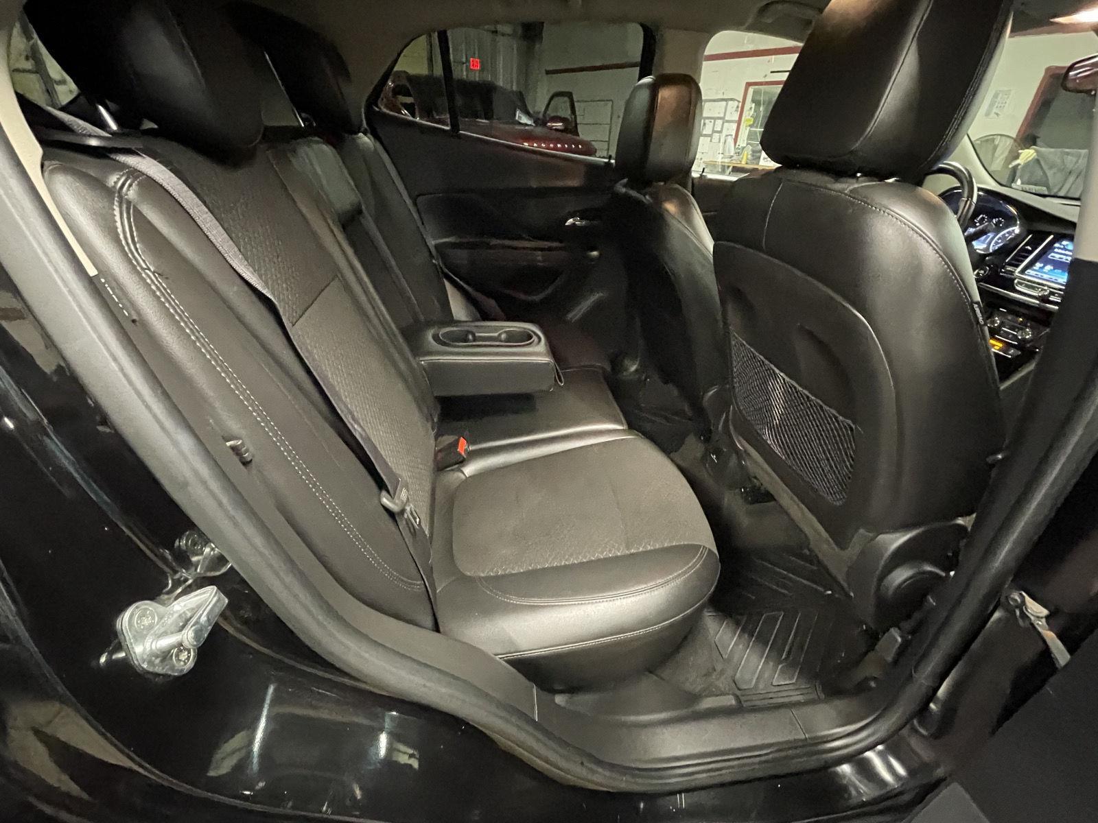 Vehicle photo 16