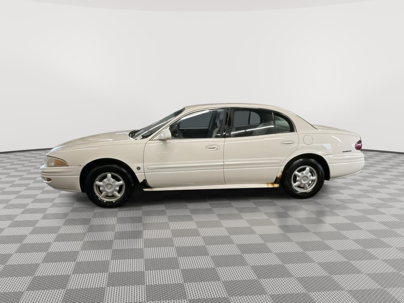 Vehicle photo 2