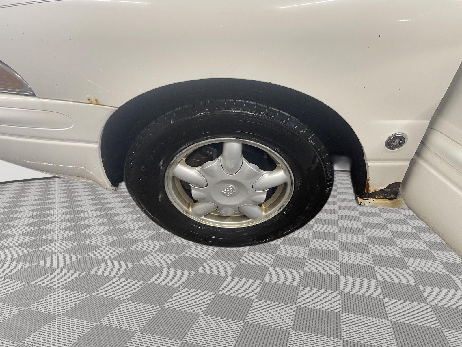 Vehicle photo 11