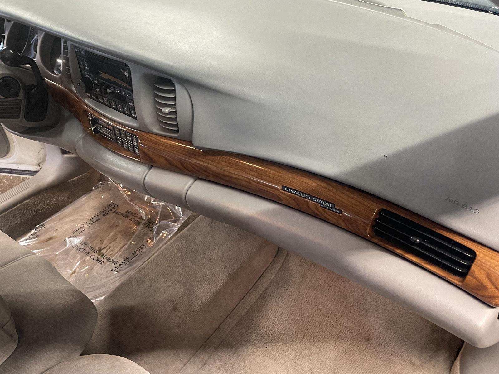 Vehicle photo 17