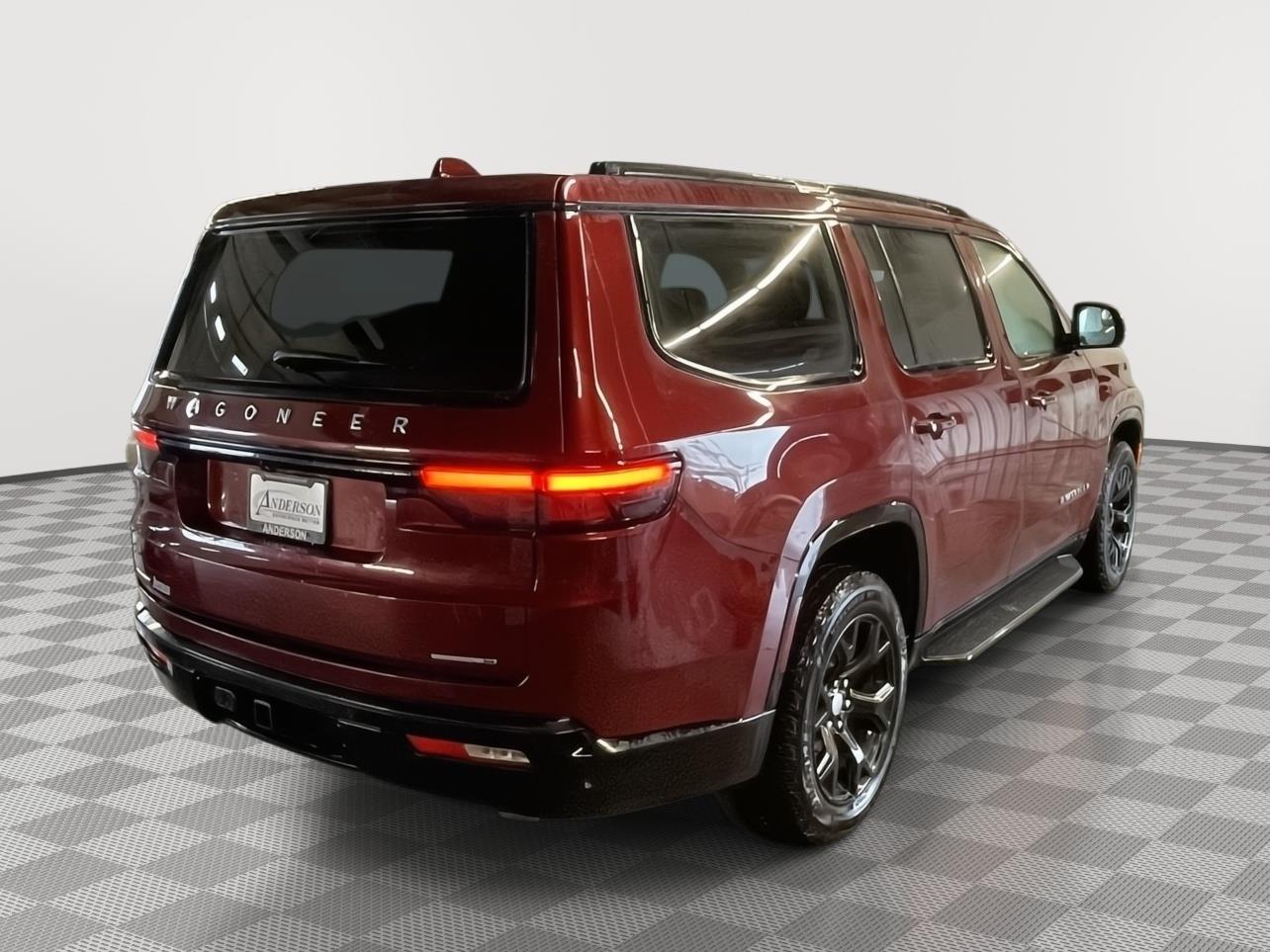 Vehicle photo 6