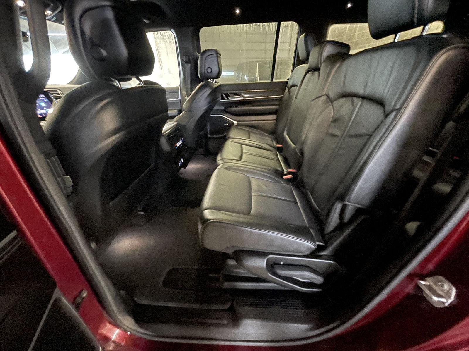 Vehicle photo 16