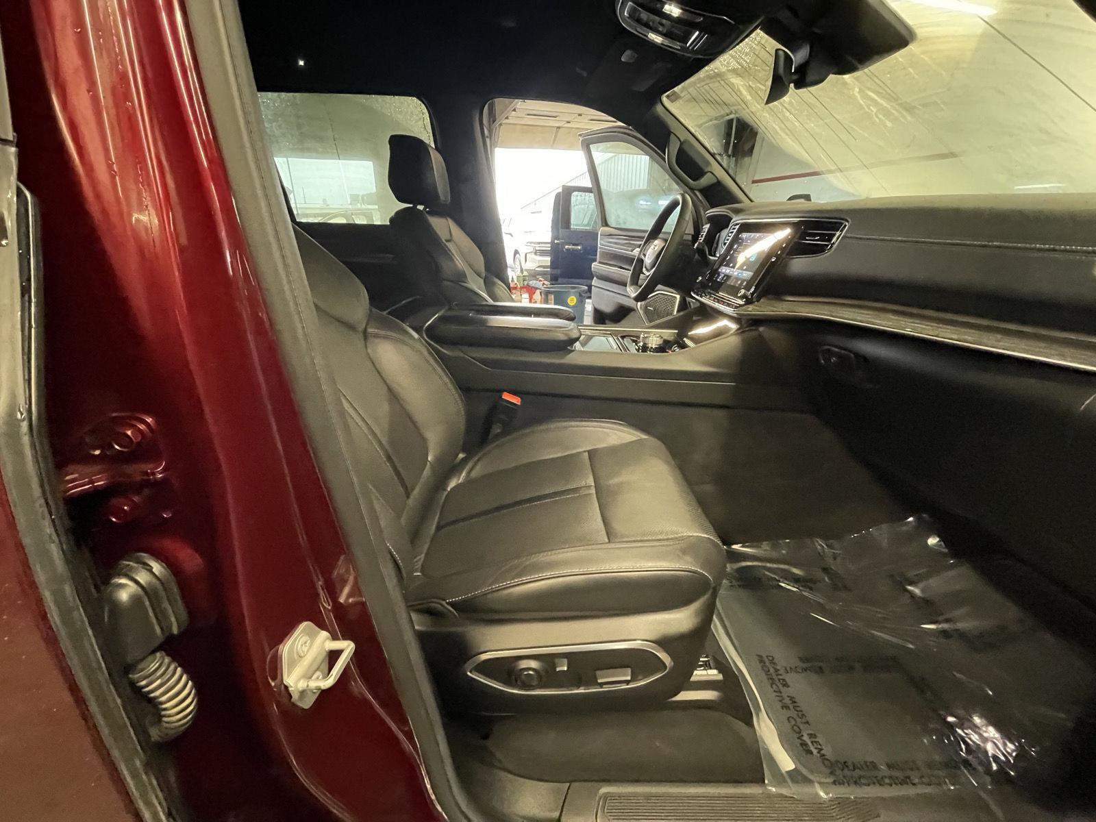 Vehicle photo 20
