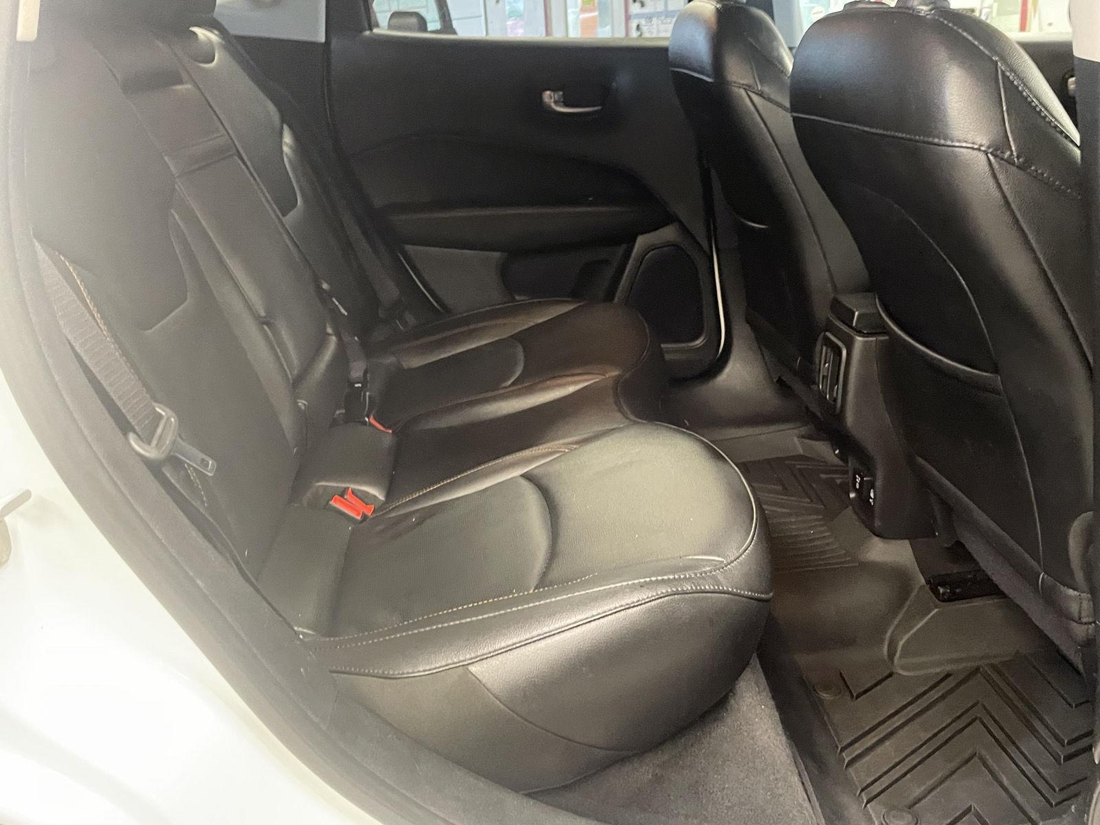 Vehicle photo 15
