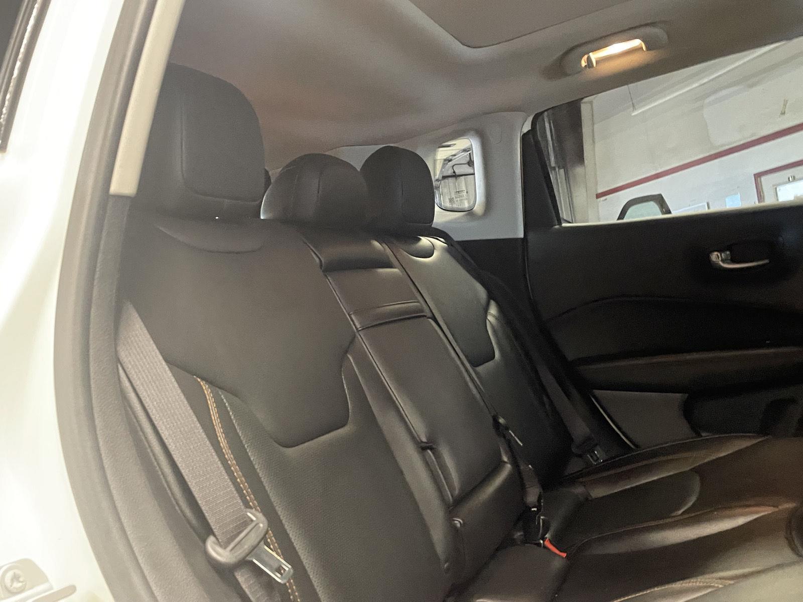 Vehicle photo 16