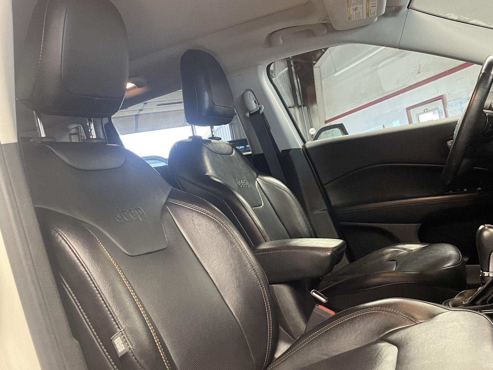 Vehicle photo 18
