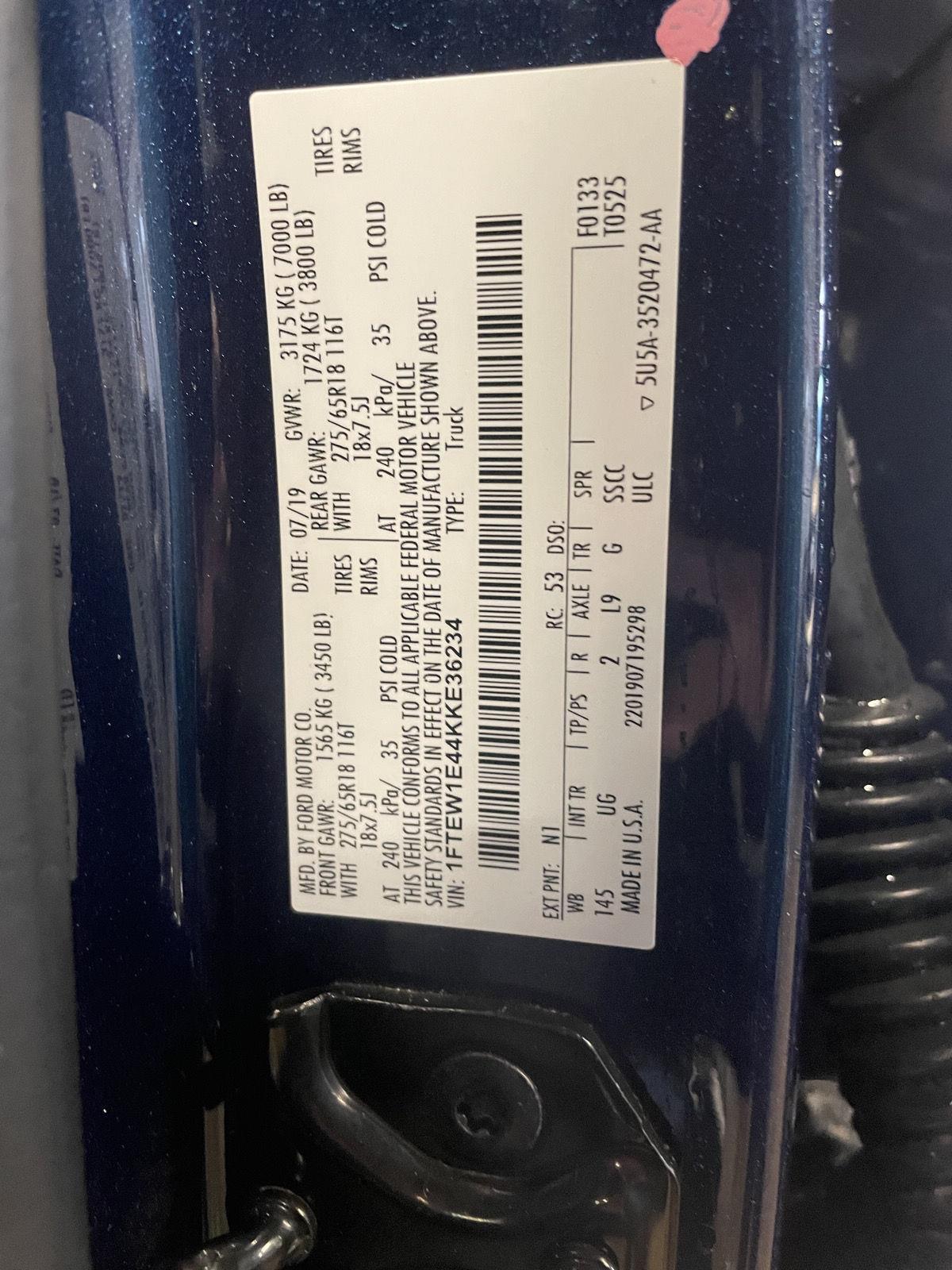 Vehicle photo 11