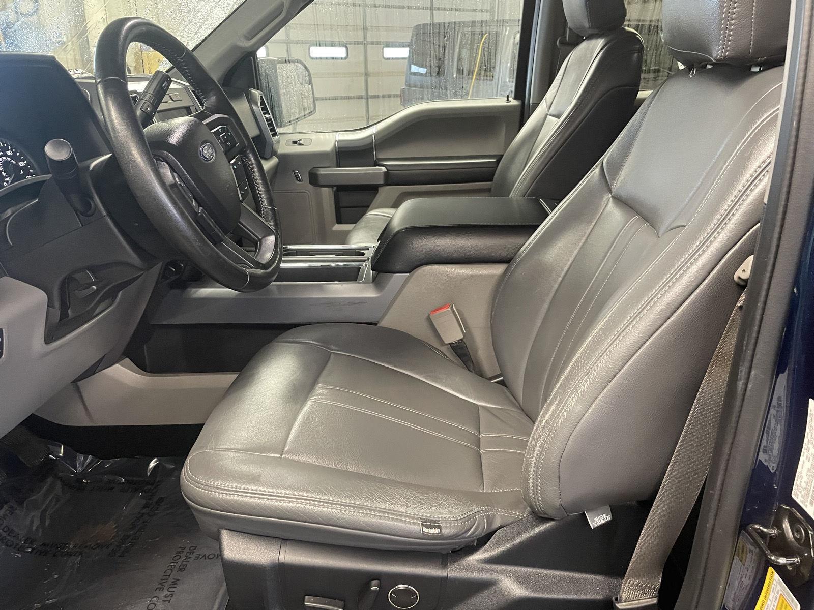 Vehicle photo 13
