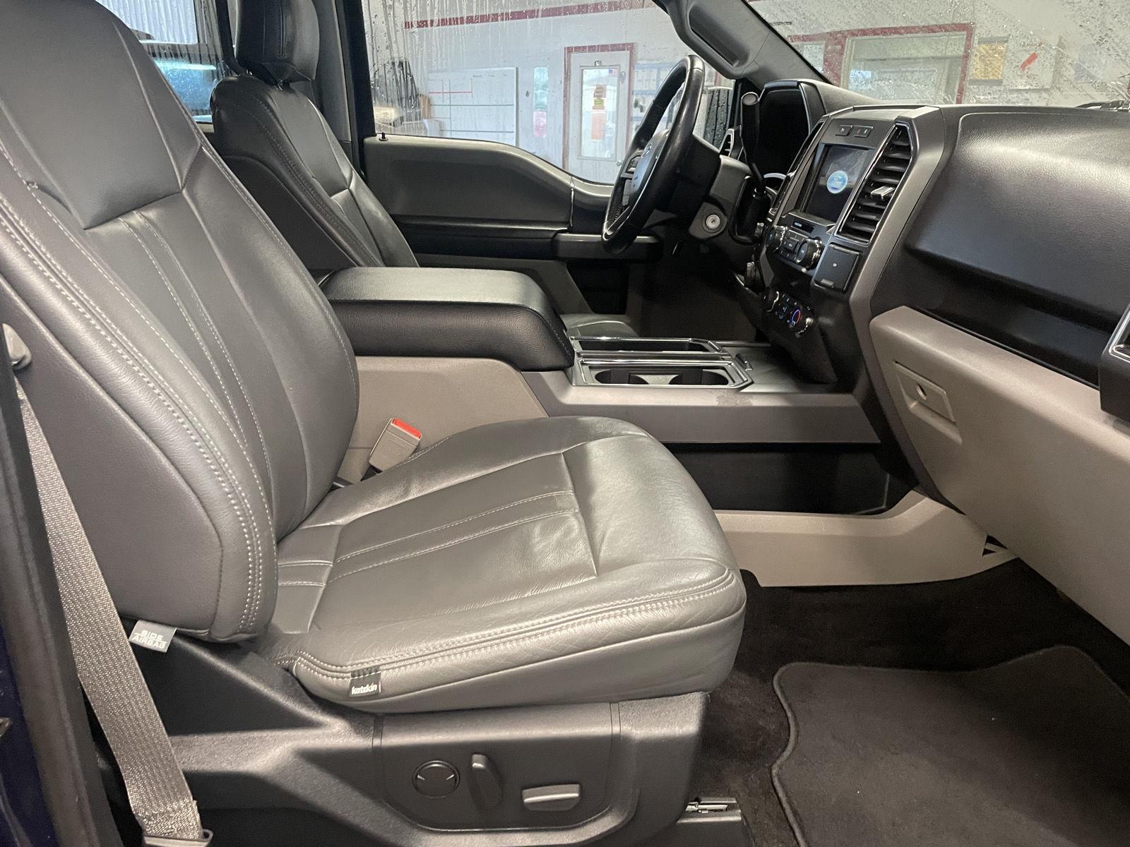 Vehicle photo 17