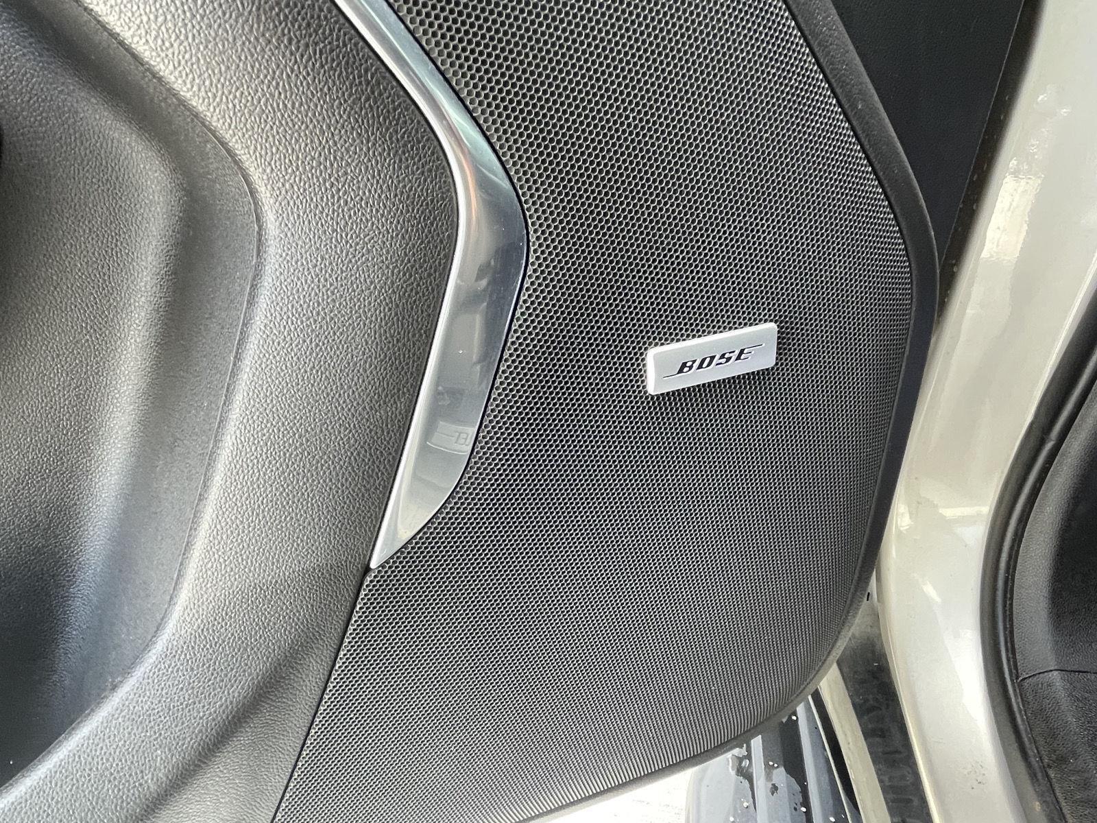 Vehicle photo 13