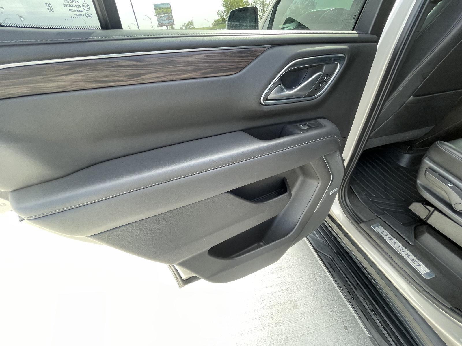 Vehicle photo 16