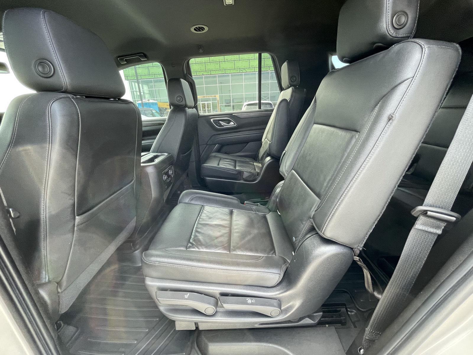 Vehicle photo 17