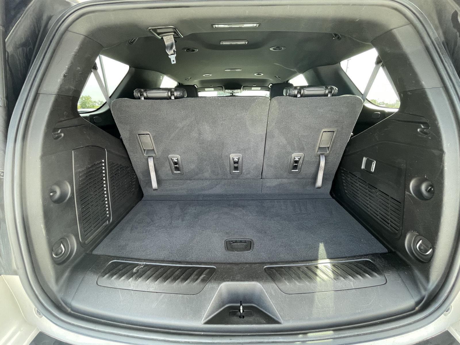 Vehicle photo 19