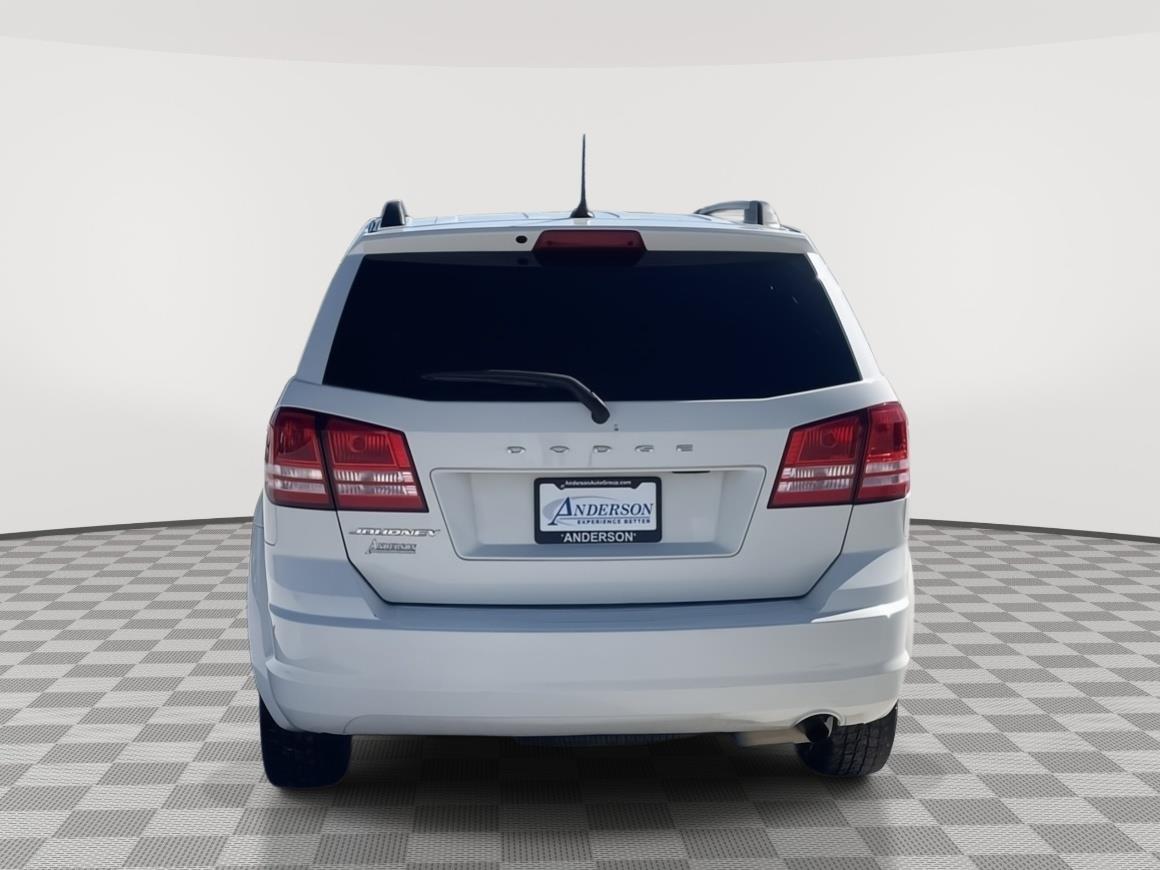 Vehicle photo 5