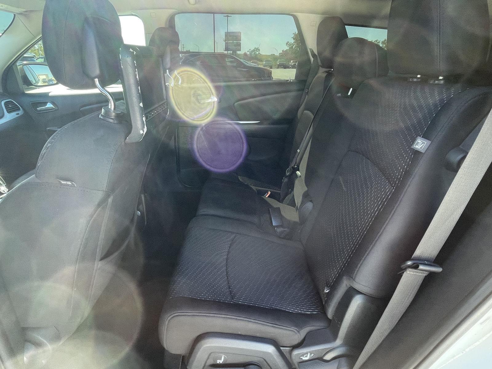 Vehicle photo 15