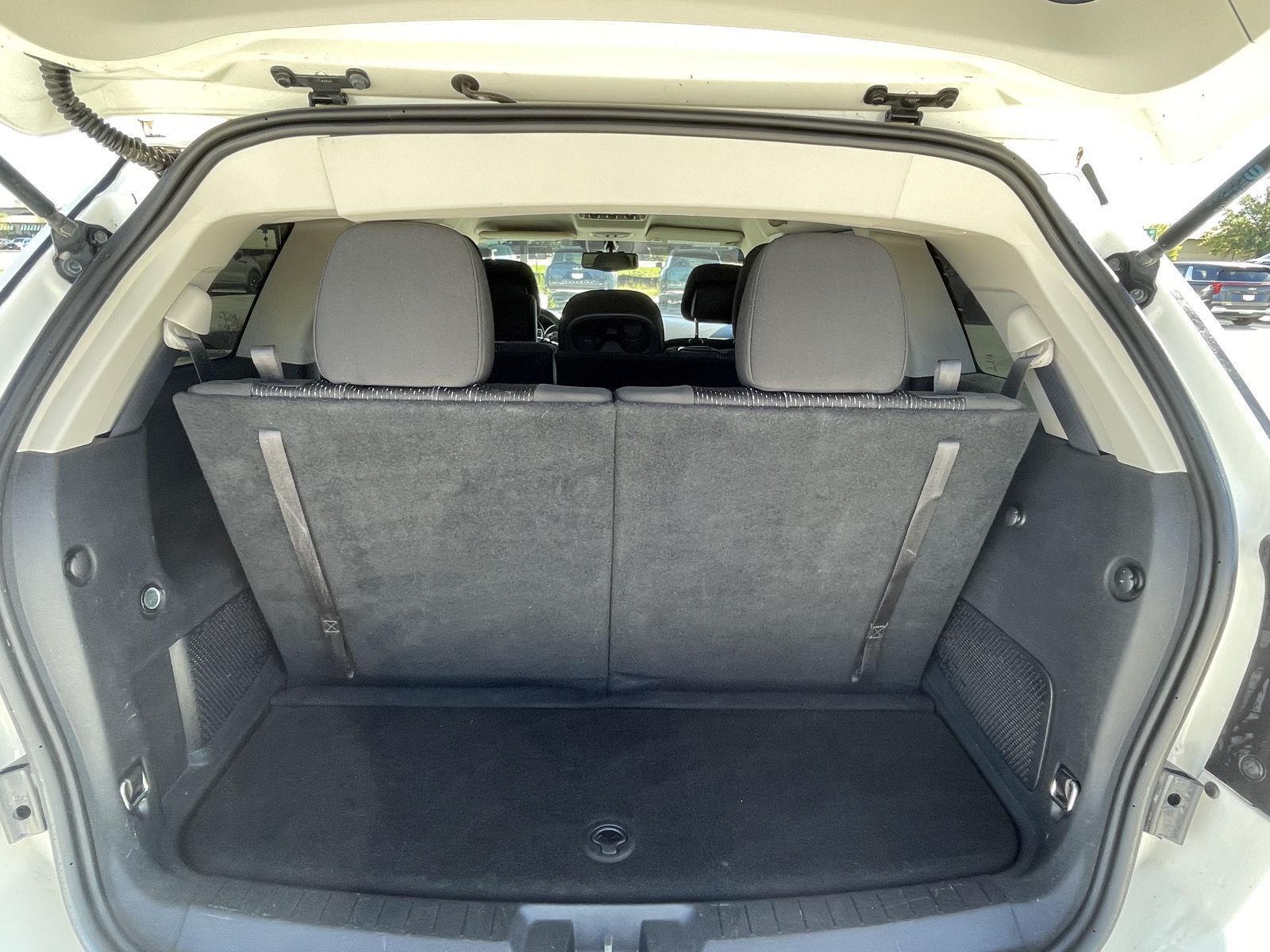 Vehicle photo 16