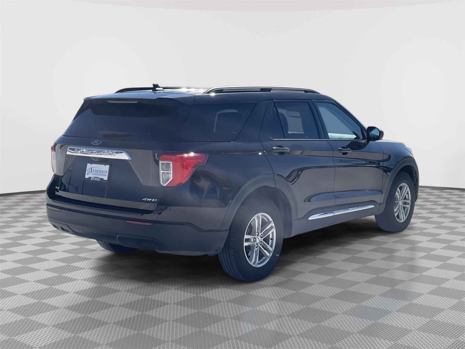 Vehicle photo 6