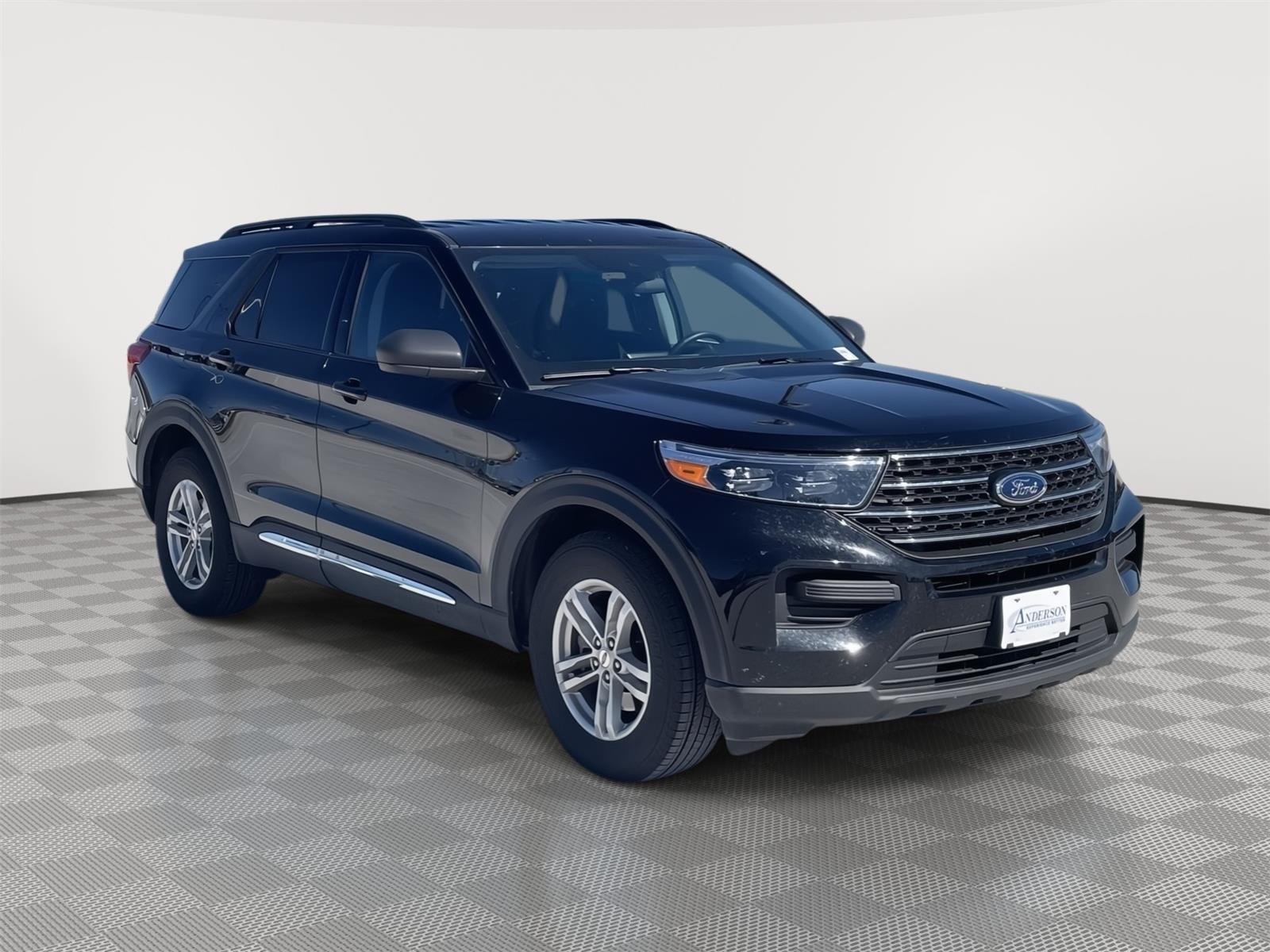 Vehicle photo 8