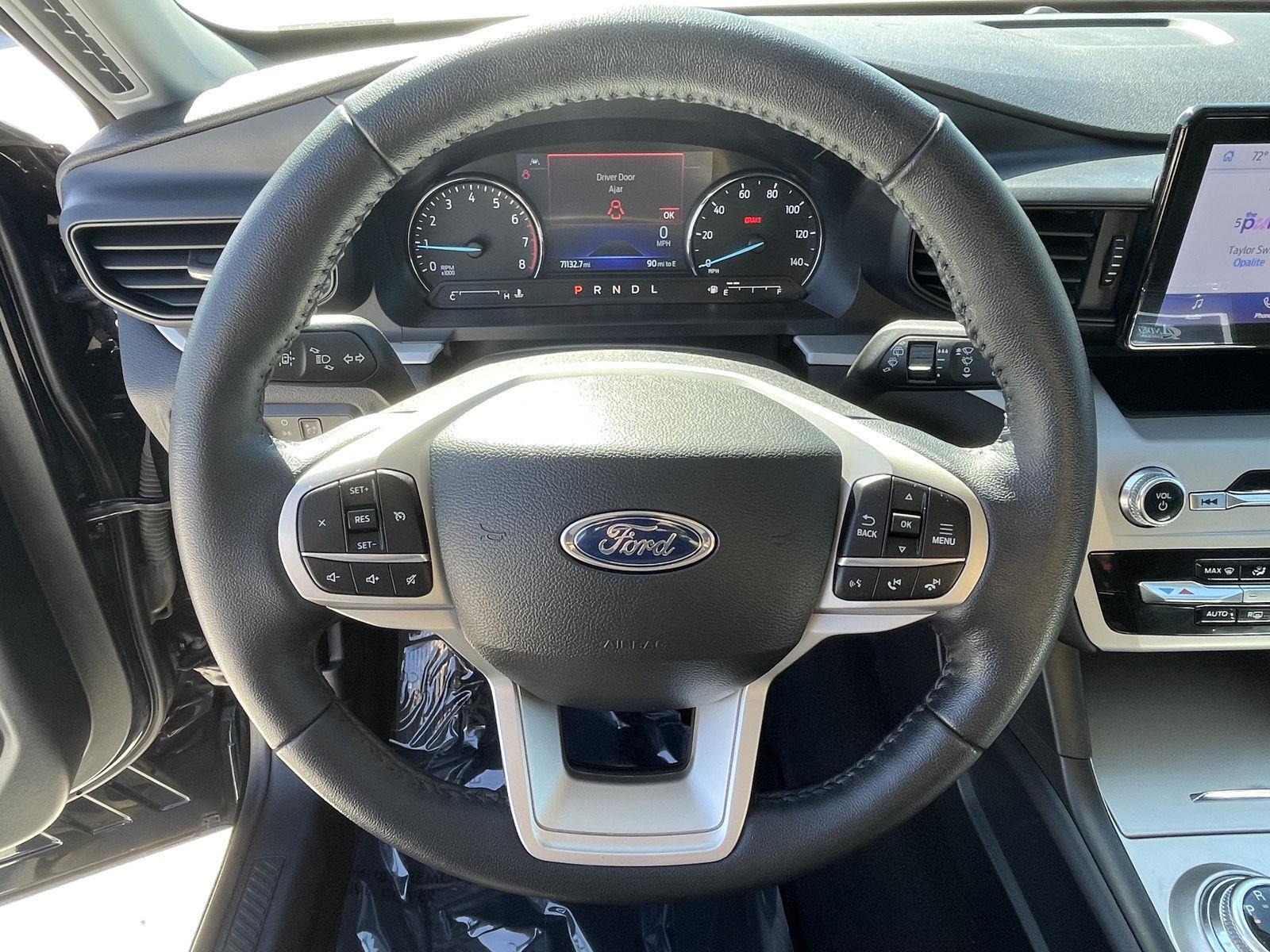 Vehicle photo 13