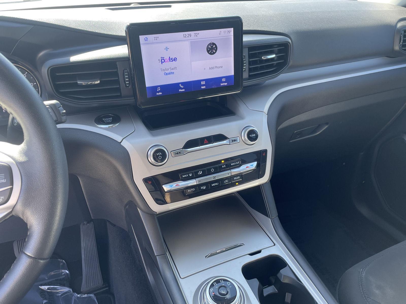 Vehicle photo 14