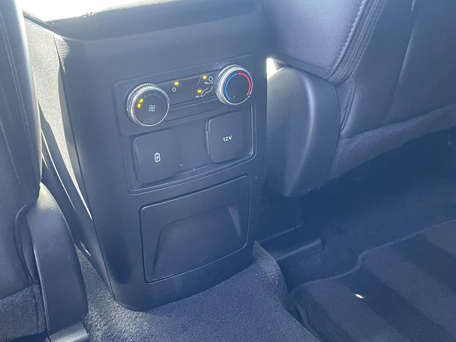 Vehicle photo 18