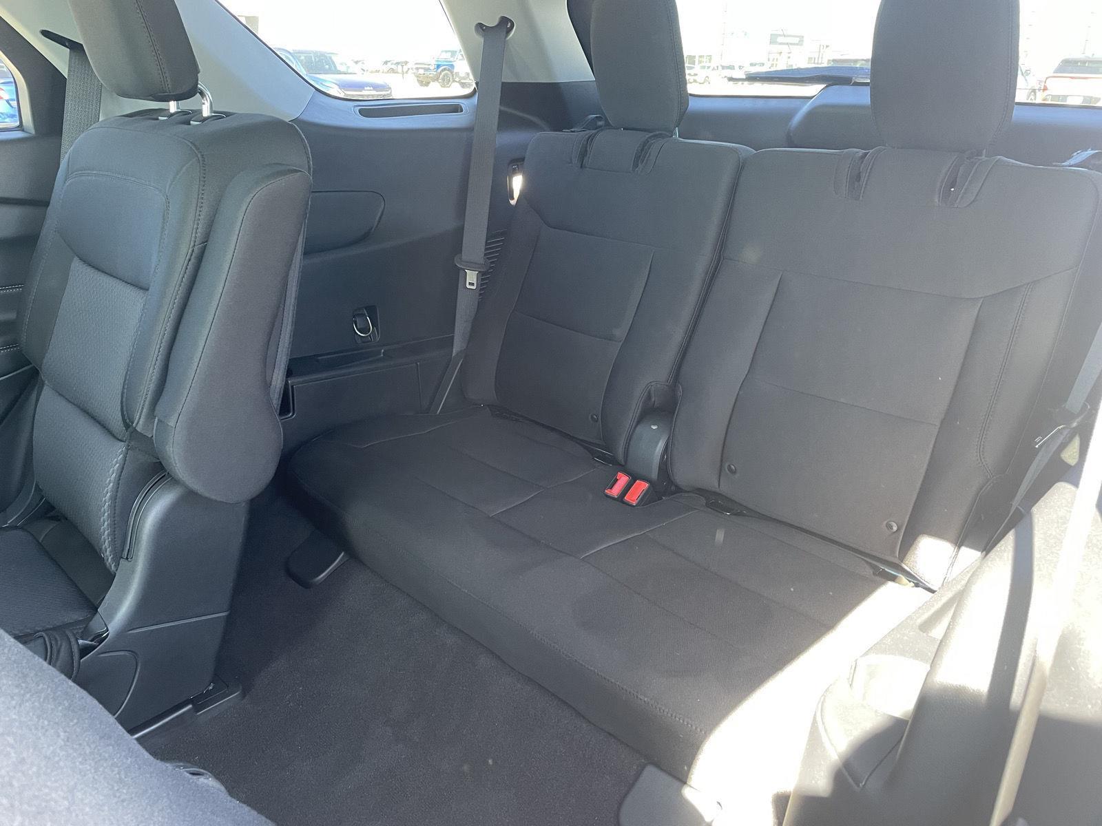 Vehicle photo 19