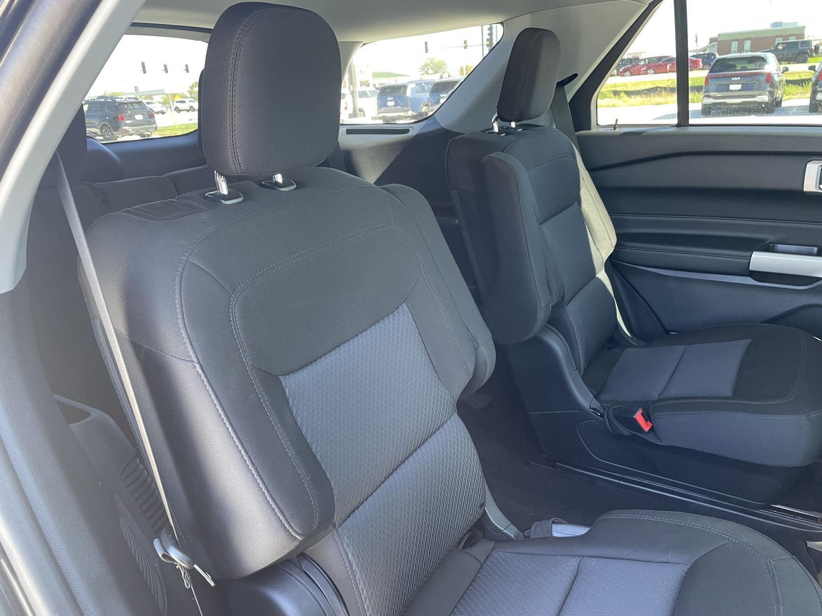 Vehicle photo 21