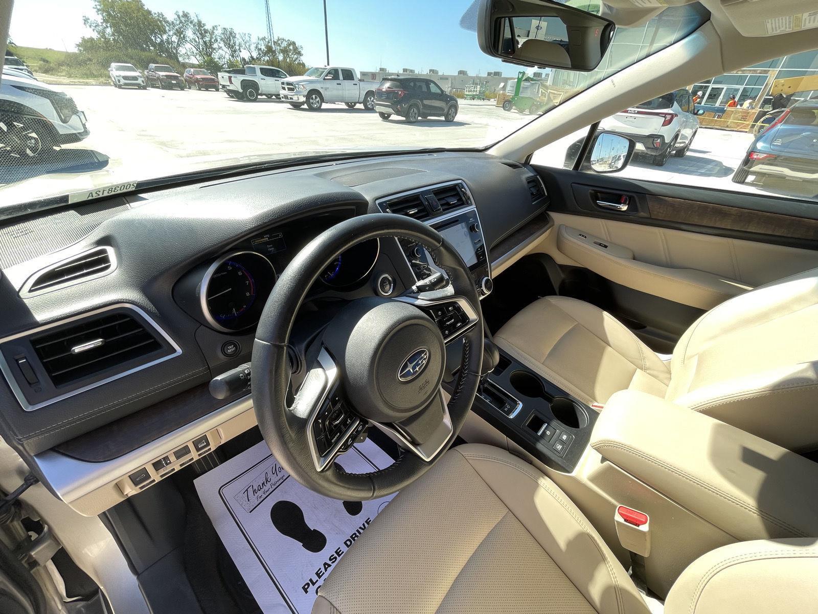 Vehicle photo 14