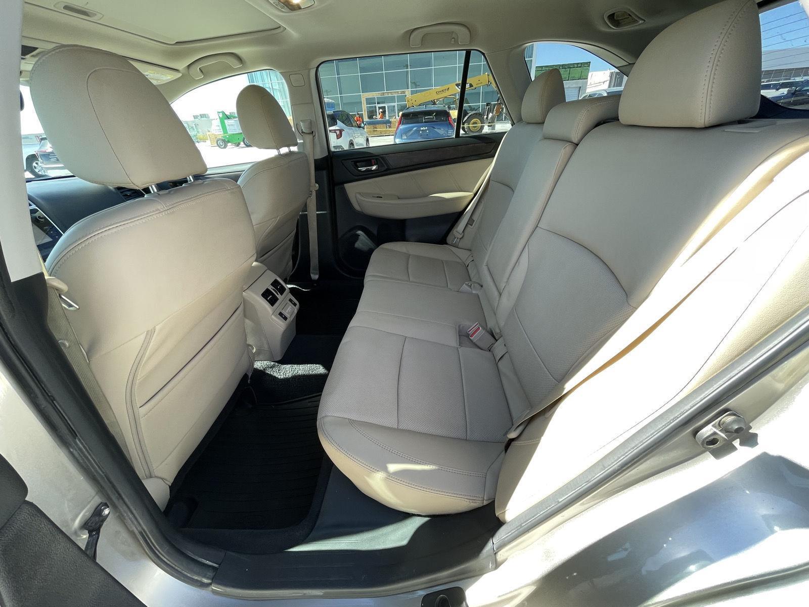 Vehicle photo 15