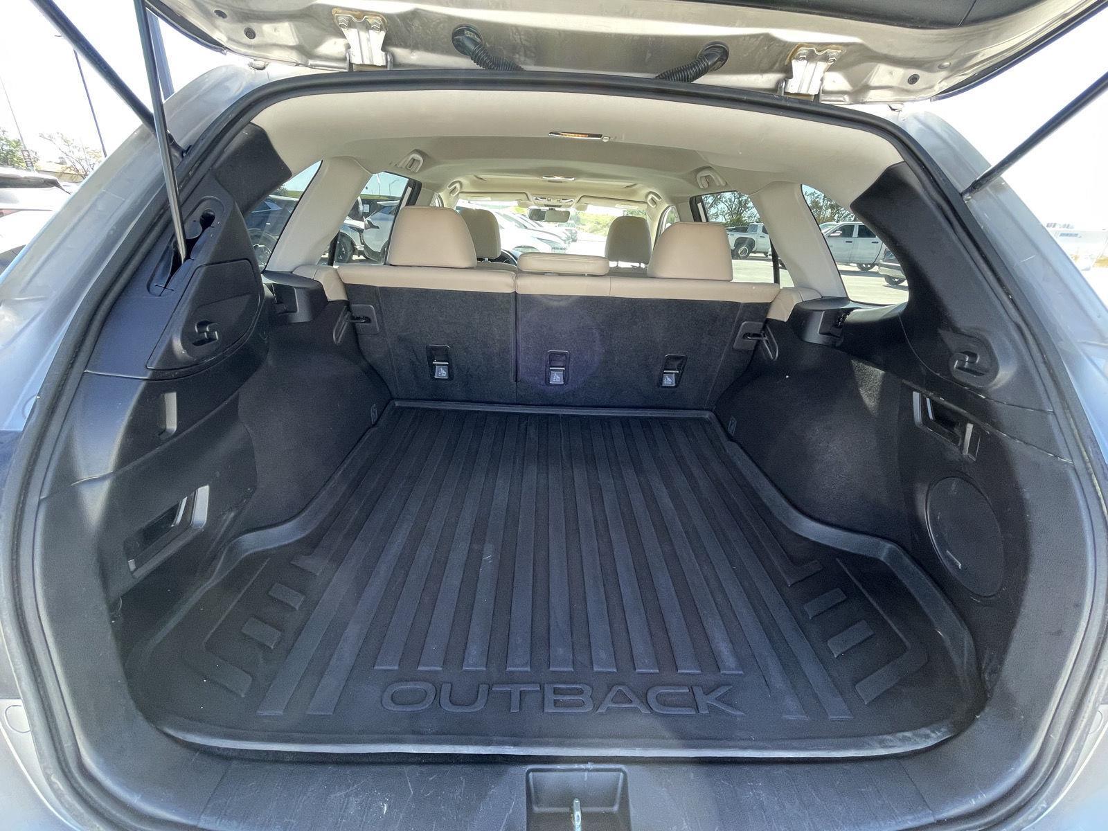 Vehicle photo 16