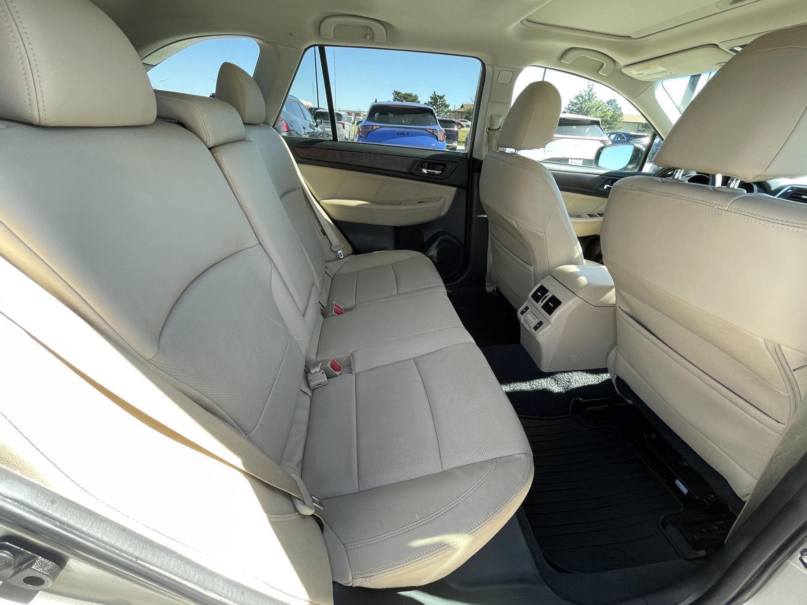 Vehicle photo 17