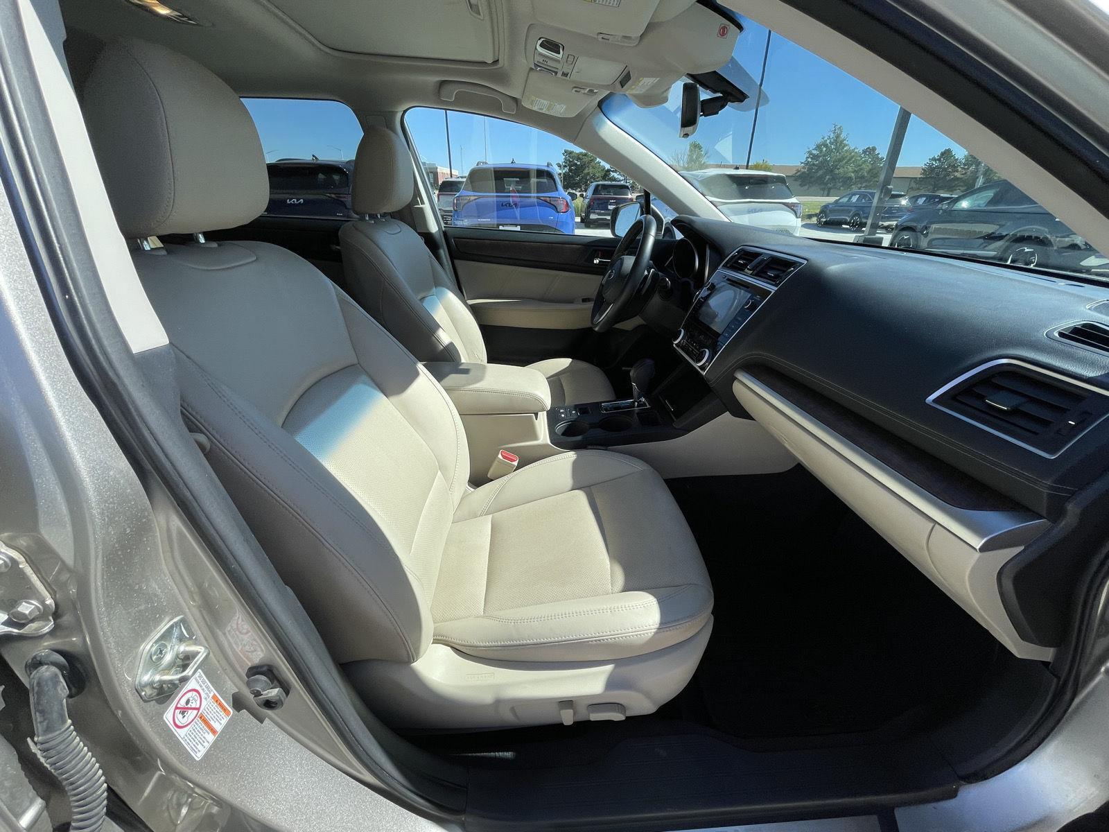 Vehicle photo 18