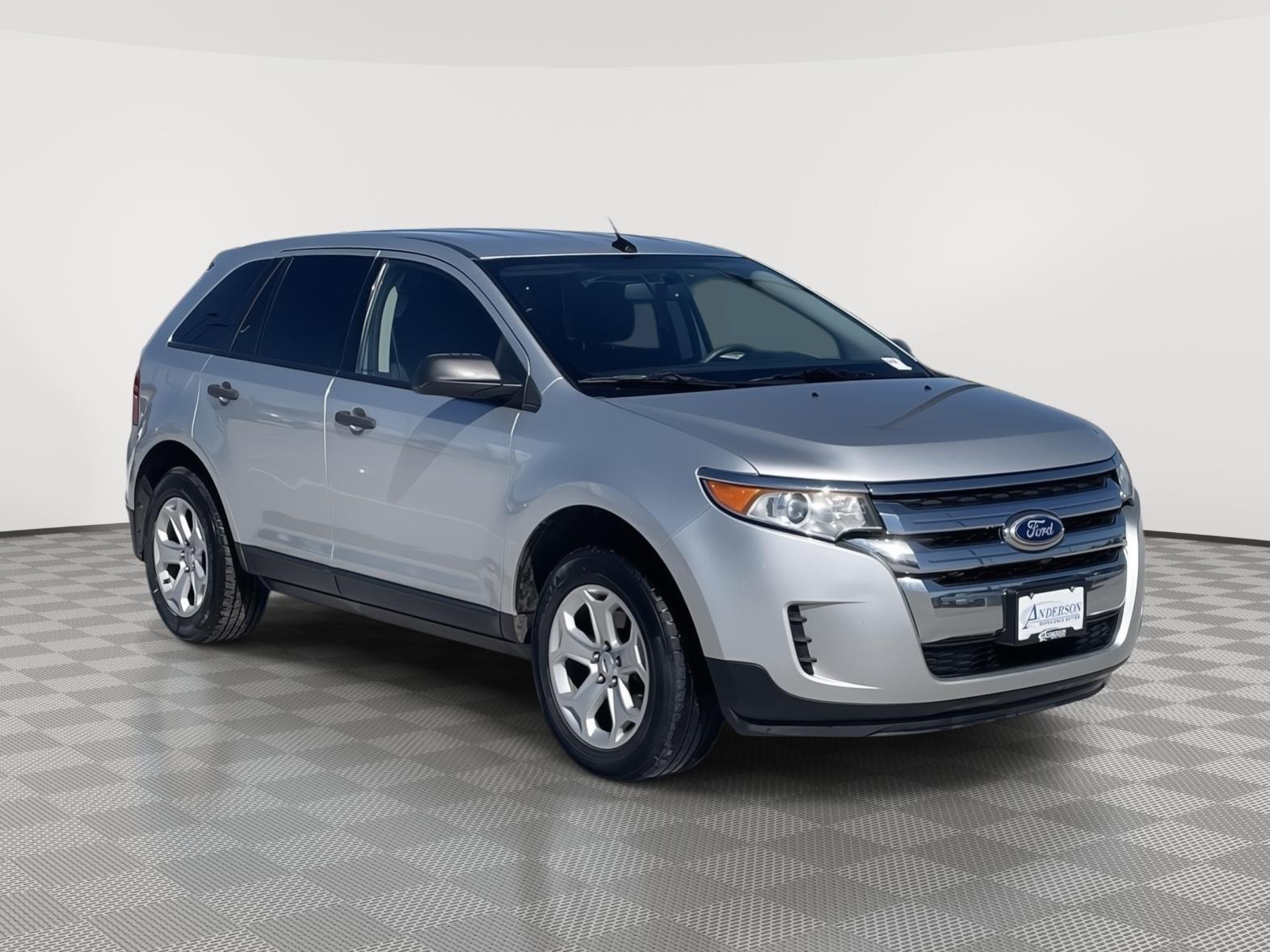 Vehicle photo 8