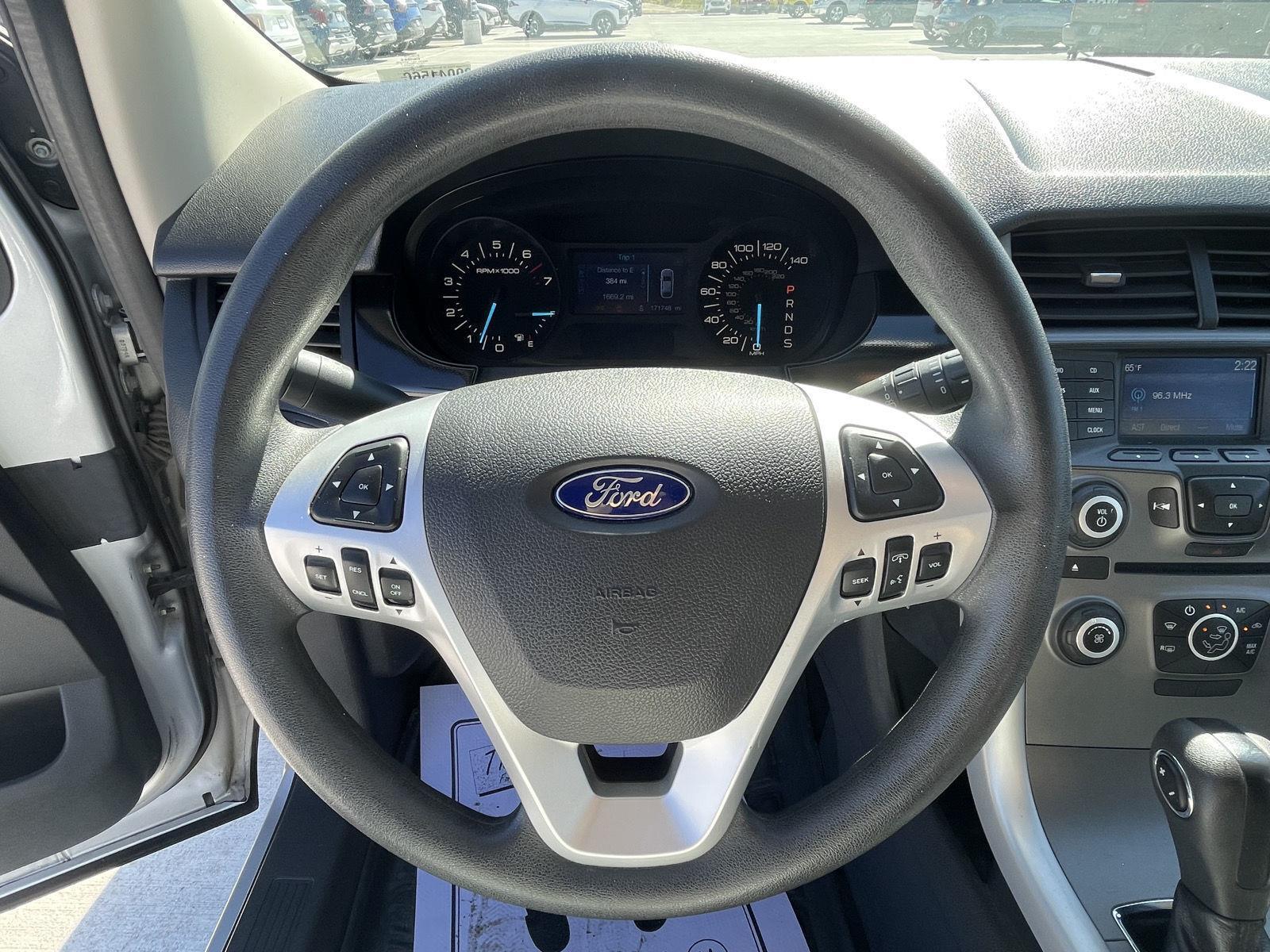 Vehicle photo 13