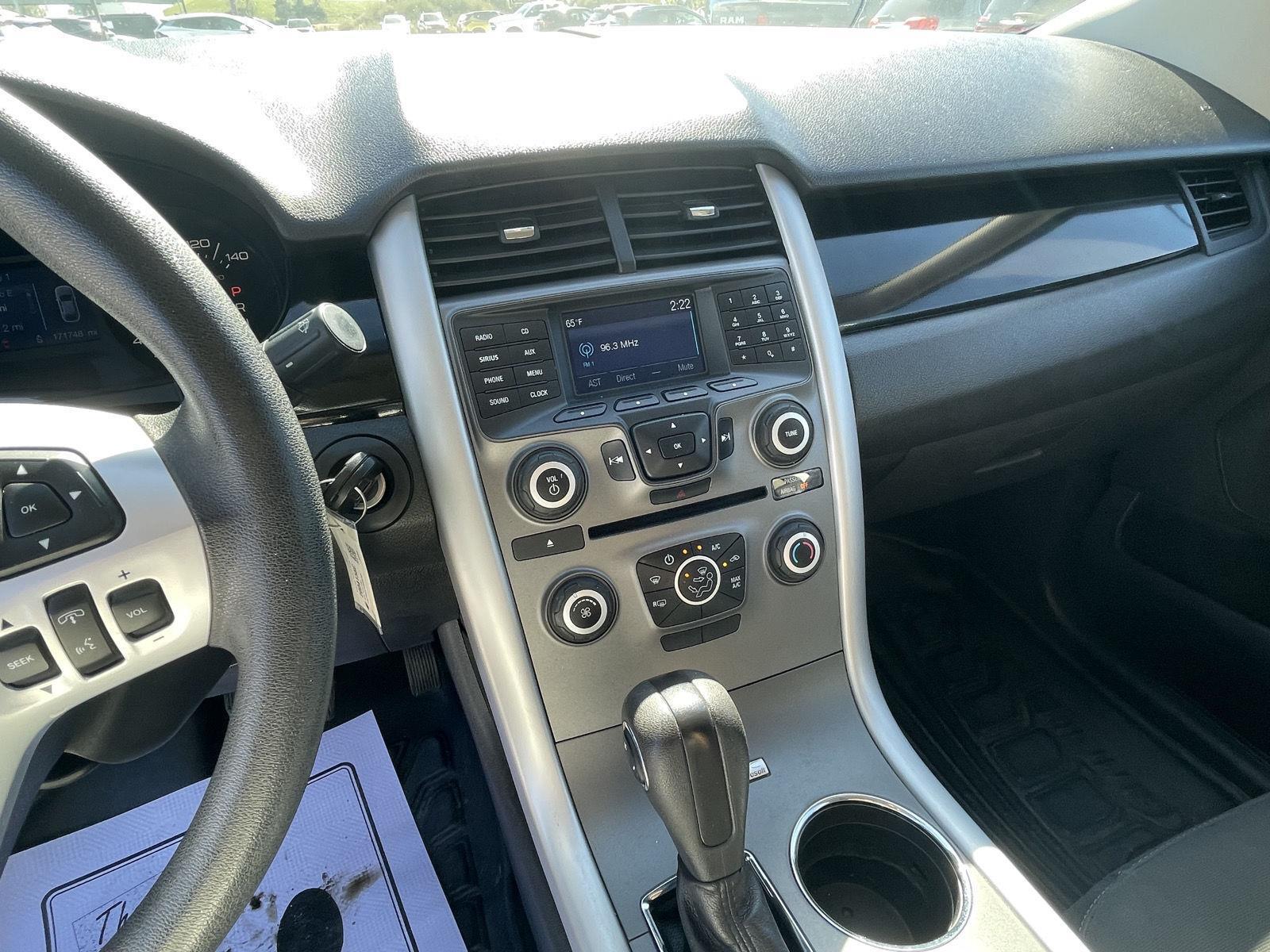 Vehicle photo 14