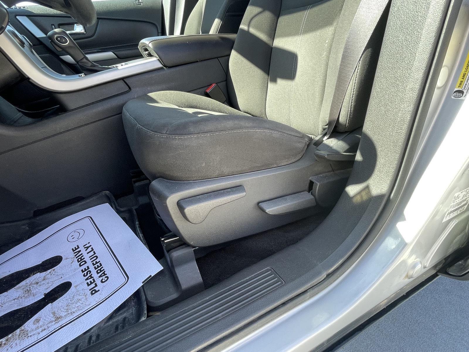 Vehicle photo 15