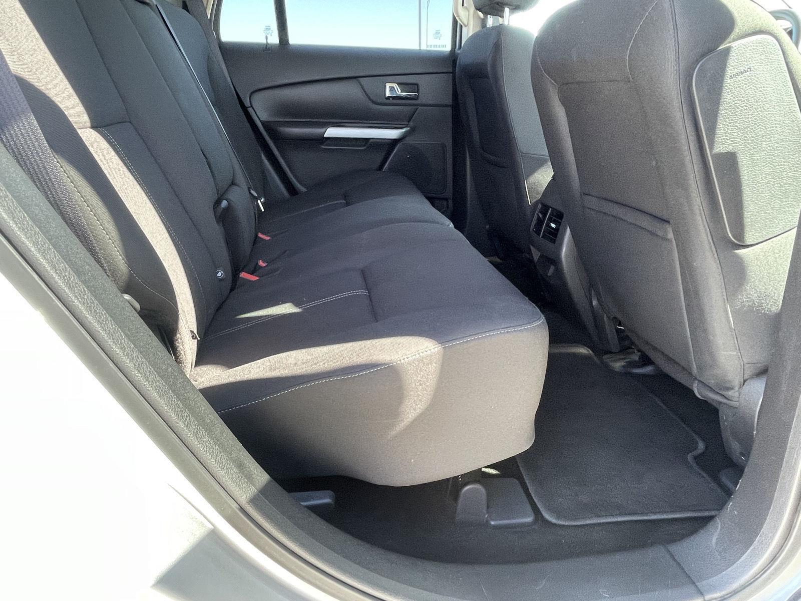 Vehicle photo 16