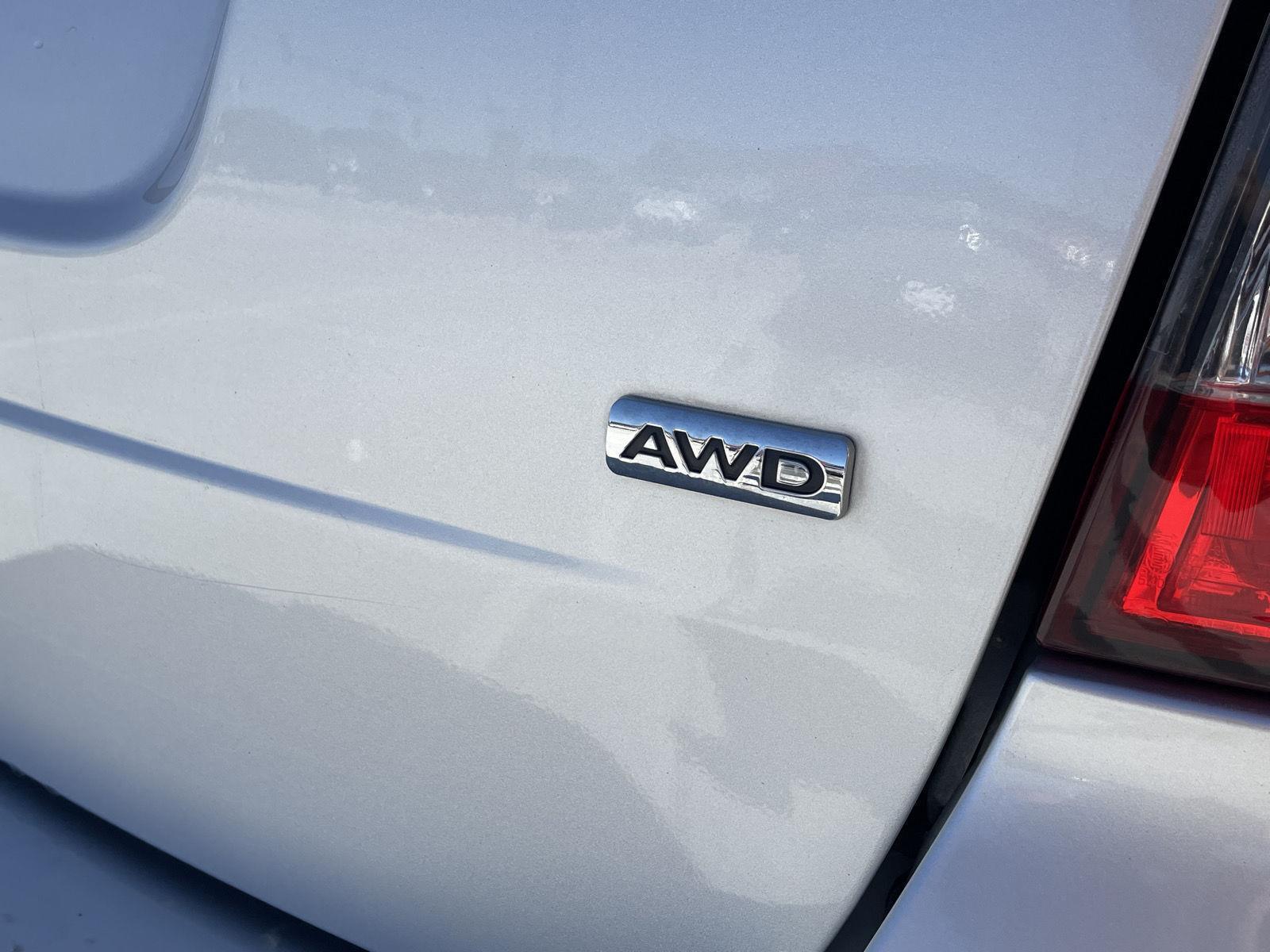 Vehicle photo 21