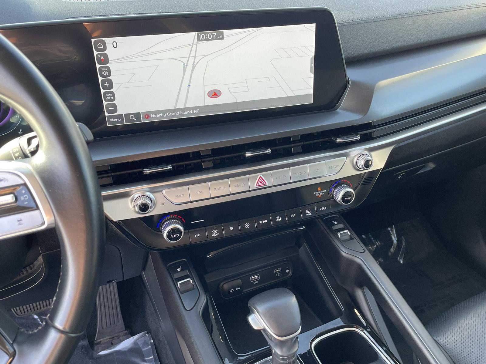 Vehicle photo 14