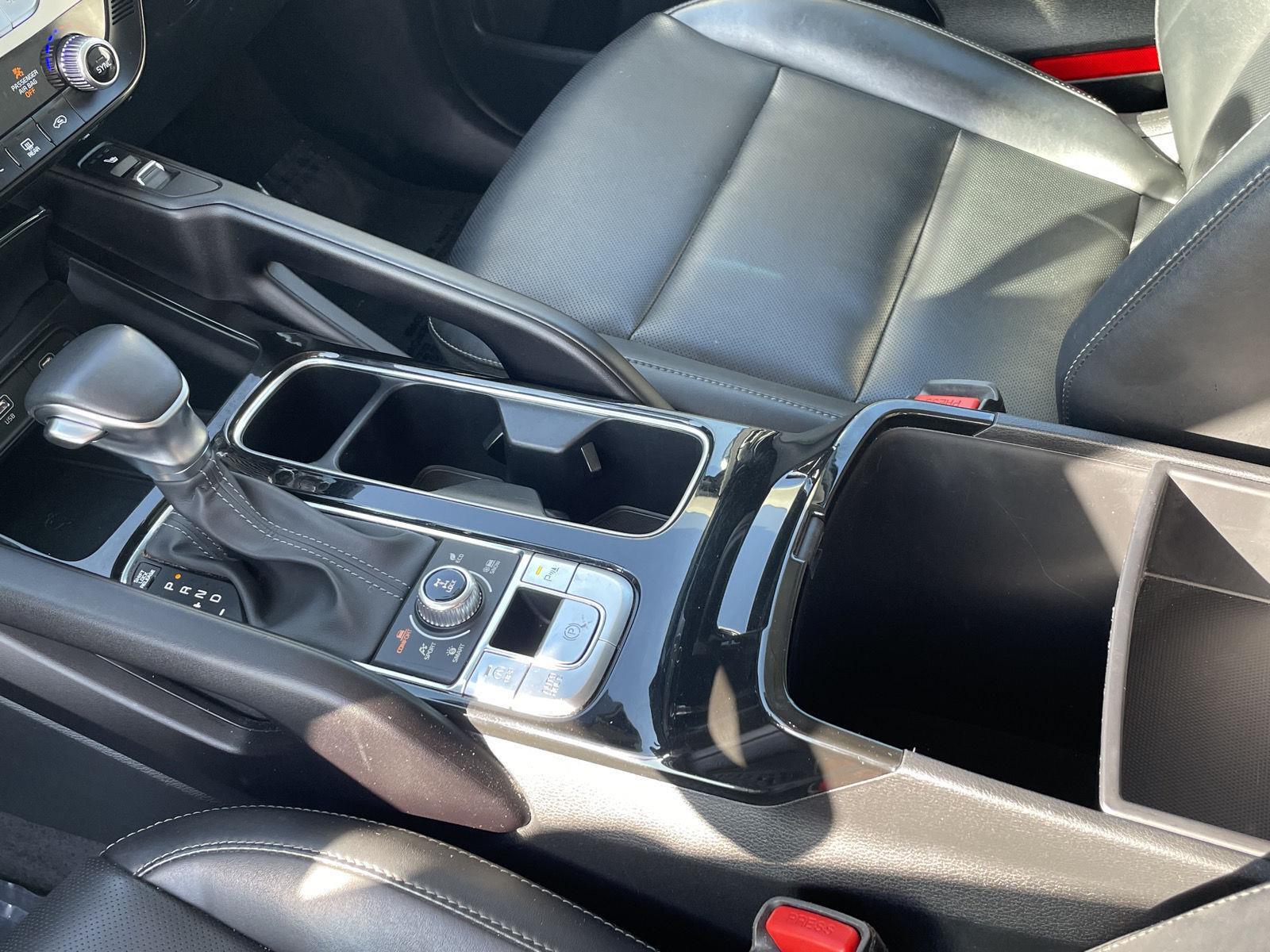 Vehicle photo 15