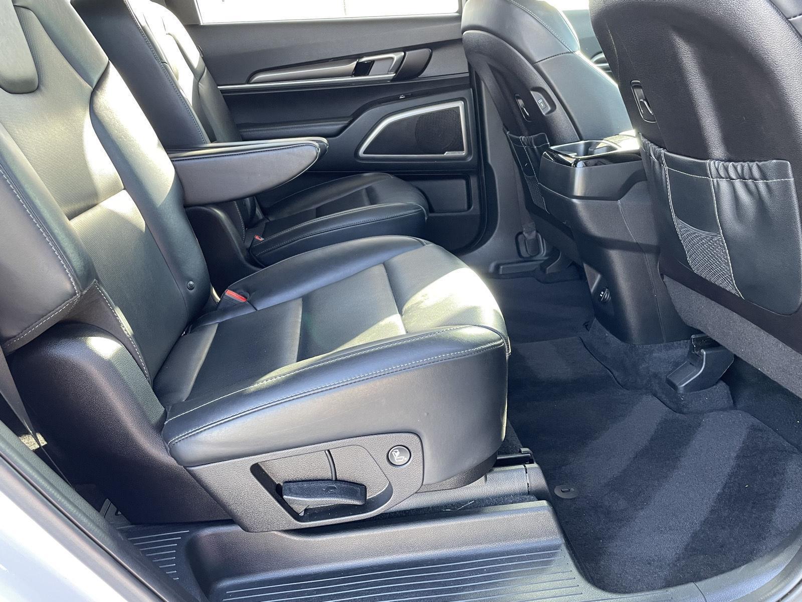 Vehicle photo 20